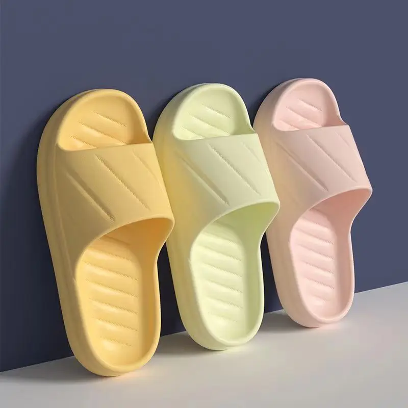 Women's Summer New Casual One Word Slippers Soft Bottom Non Slip Light Home Casual Slippers Bathroom Slippers Silent Slippers 
Women's Summer New Casual One Word Slippers Soft Bottom Non Slip Light Home Casual Slippers Bathroom Slippers Silent Slippers