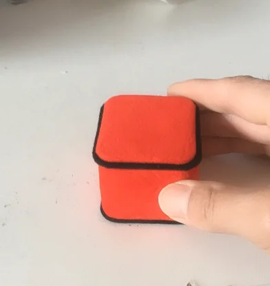 Подходящий размер шкатулки для ювелирных изделий: 5, 2, 5 Х5, 2 х4, 5 см
Подходящий размер шкатулки для ювелирных изделий: 5, 2, 5 Х5, 2 х4, 5 см