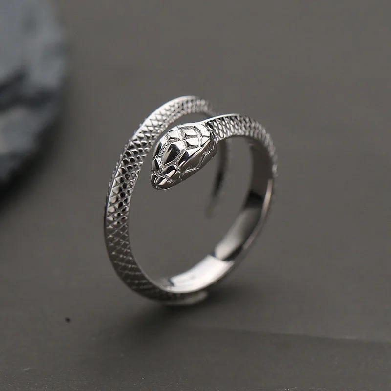 Titanium Steel Snake Head Open Ring Vintage Men's and Women's Fashion Domineering Punk Hip Hop Rock Fashion Jewelry Ring Gift
Titanium Steel Snake Head Open Ring Vintage Men's and Women's Fashion Domineering Punk Hip Hop Rock Fashion Jewelry Ring Gift