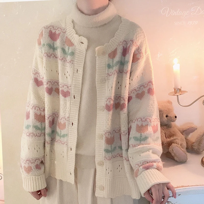Retro Round Neck Single-Breasted Autumn Women'S New Beautiful Tulip Print Japanese Fashion Loose Cardigan Long-Sleeved Sweater
Retro Round Neck Single-Breasted Autumn Women'S New Beautiful Tulip Print Japanese Fashion Loose Cardigan Long-Sleeved Sweater