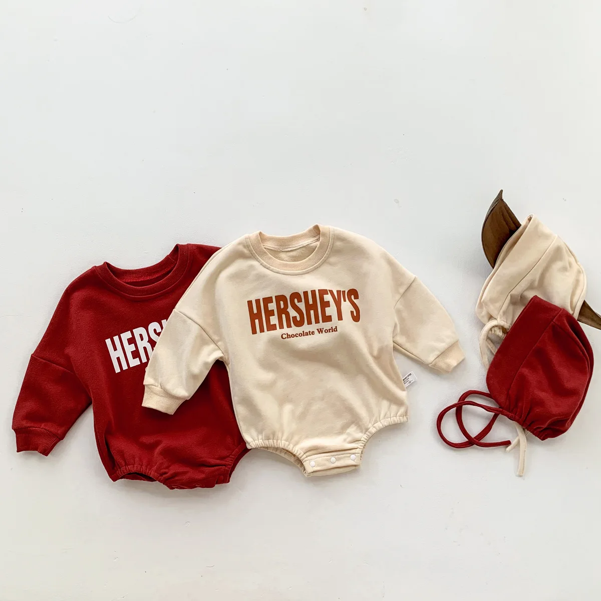 Spring and autumn new baby clothes round neck long-sleeved sweater triangle bag fart clothes children's baby one-piece clothes
Spring and autumn new baby clothes round neck long-sleeved sweater triangle bag fart clothes children's baby one-piece clothes