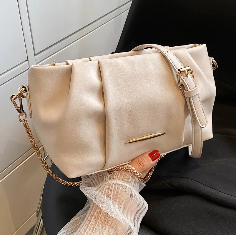 2022 Summer New Trendy Fashion Casual Simple High Quality All-match Chain Messenger Bag Pleated Bag Cloud Bag Popular Bag Women
2022 Summer New Trendy Fashion Casual Simple High Quality All-match Chain Messenger Bag Pleated Bag Cloud Bag Popular Bag Women