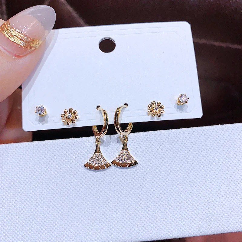 MIGGA 3 Pairs Zircon Crystal Flower Fan Shaped Stud Earrings Gold Color Plated Women Jewelry
MIGGA 3 Pairs Zircon Crystal Flower Fan Shaped Stud Earrings Gold Color Plated Women Jewelry