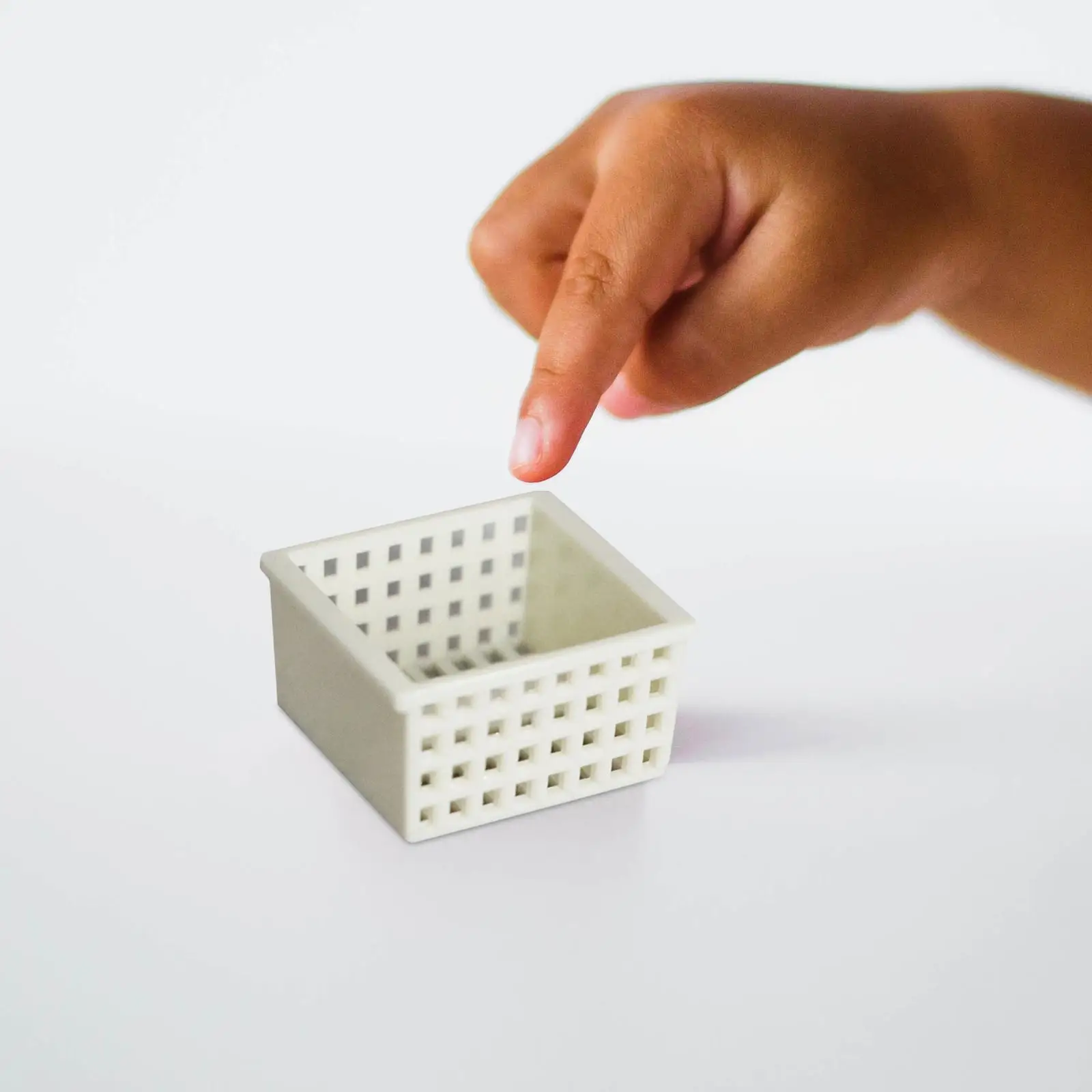 1:12 Dollhouse Basket Model Miniature for Kitchen Accessories Decoration 
1:12 Dollhouse Basket Model Miniature for Kitchen Accessories Decoration