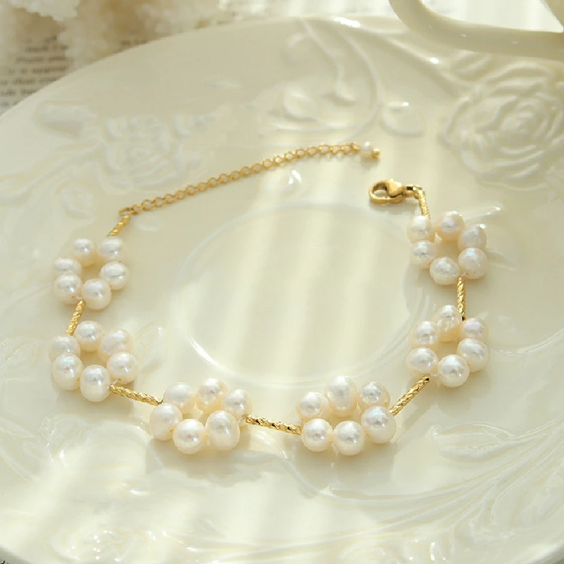 Flower Shape Bracelet Baroque Artificial Pearl Bracelet Stainless Steel Fashion Personality Bracelet Women Charm Jewelry Gift
Flower Shape Bracelet Baroque Artificial Pearl Bracelet Stainless Steel Fashion Personality Bracelet Women Charm Jewelry Gift
