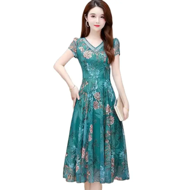Middle-aged Women's Summer Dress Temperament Print Elegant Dress 2023 New Women's Loose Slim V-neck Long Skirt Female Tide5XL
Middle-aged Women's Summer Dress Temperament Print Elegant Dress 2023 New Women's Loose Slim V-neck Long Skirt Female Tide5XL