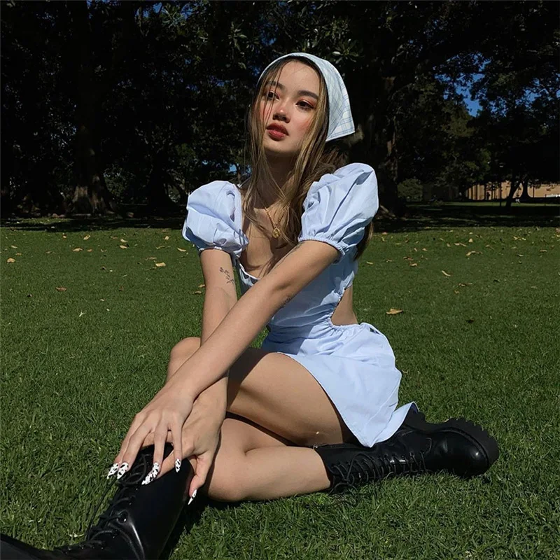 2022 Summer Elegant Lady Bodycon Dress Sexy Backleess Lace Up Hollow Out Women Short Puff Sleeve Bandage Mini Dress Streetwear
2022 Summer Elegant Lady Bodycon Dress Sexy Backleess Lace Up Hollow Out Women Short Puff Sleeve Bandage Mini Dress Streetwear