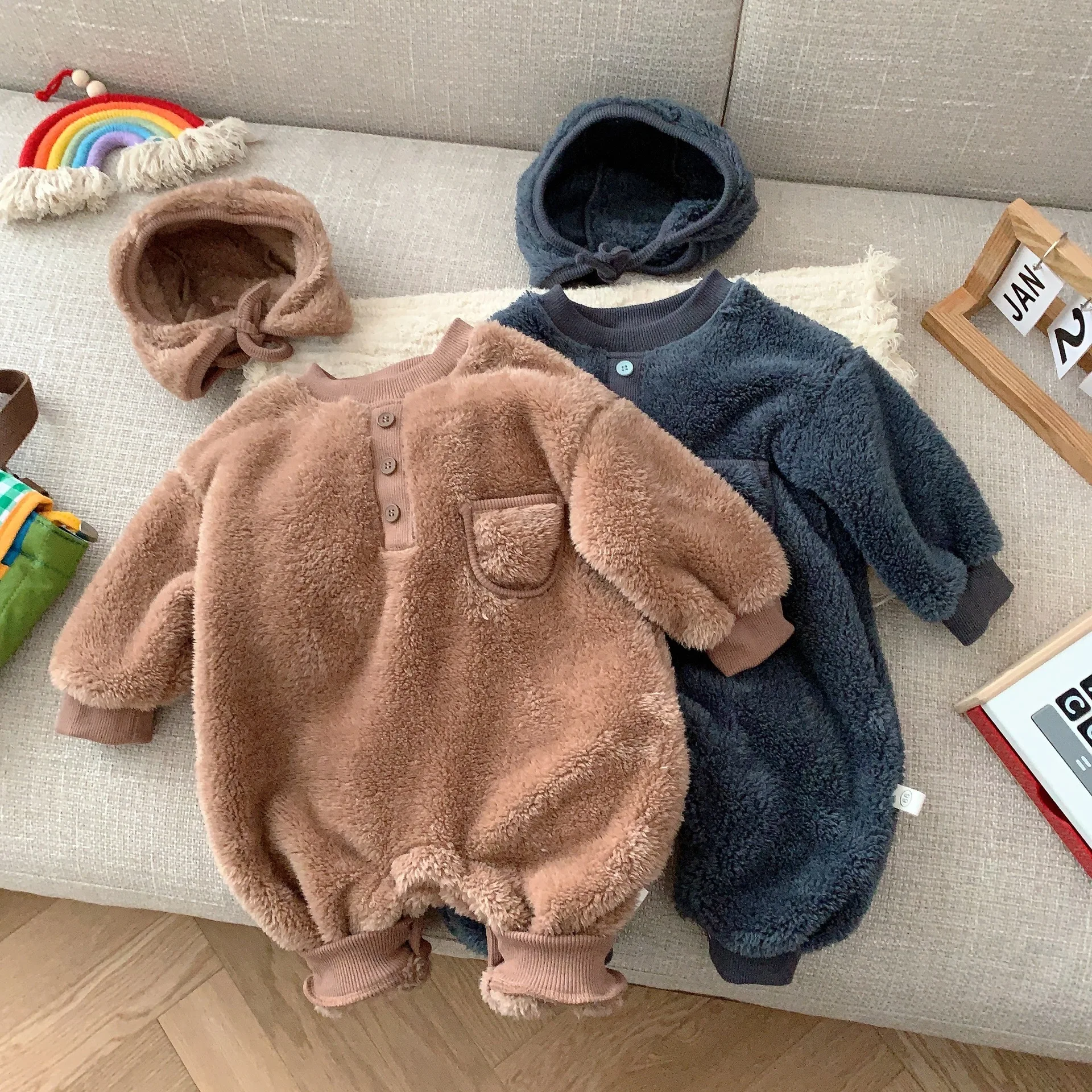 Newborn Baby Winter Solid Flannel Warm Romper Girls Casual New Long Sleeves Fleece Warm Thickened Jumpsuit With Toddler Boy Cap
Newborn Baby Winter Solid Flannel Warm Romper Girls Casual New Long Sleeves Fleece Warm Thickened Jumpsuit With Toddler Boy Cap
