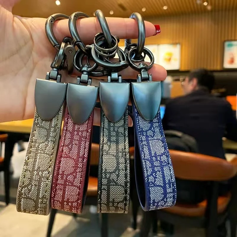 Luxury keychains For Women Men Vintage Metal Leather Car Keychain Men's With Gadgets Horseshoe Mouth Lanyard Car Key Ring Gifts
Luxury keychains For Women Men Vintage Metal Leather Car Keychain Men's With Gadgets Horseshoe Mouth Lanyard Car Key Ring Gifts
