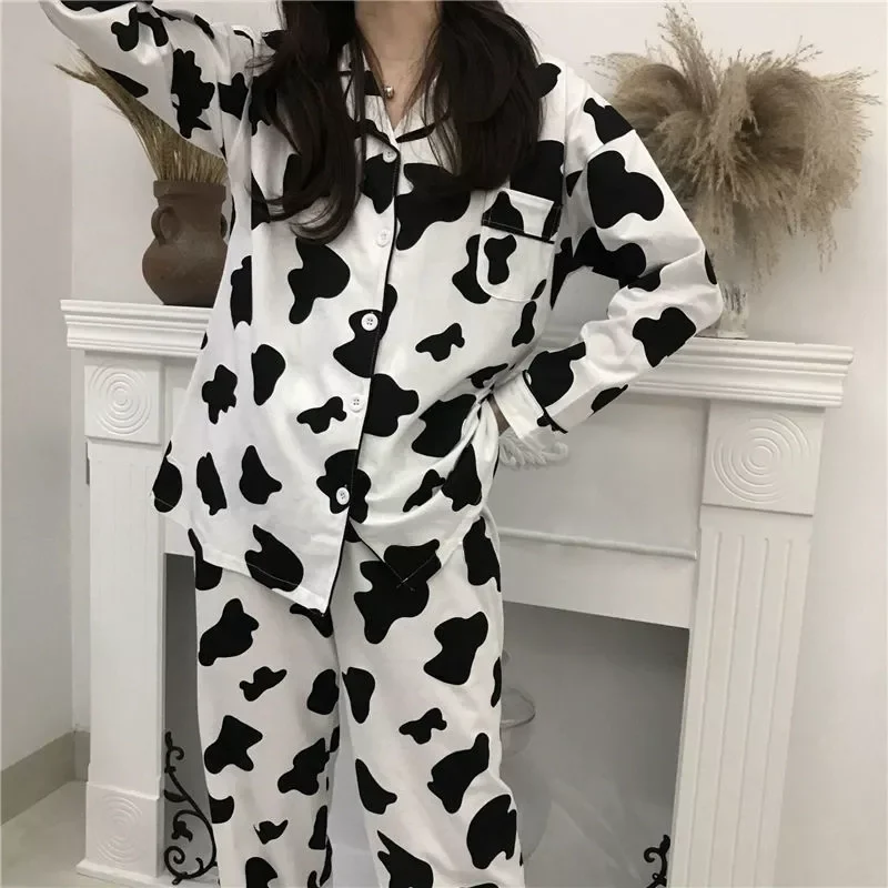 Cow Print Pajamas for Women Cute Nightwear Sleepwear Set Autumn Winter Pyjamas Girls Homewear Pijama Mujer Home Clothes Ladies
Cow Print Pajamas for Women Cute Nightwear Sleepwear Set Autumn Winter Pyjamas Girls Homewear Pijama Mujer Home Clothes Ladies