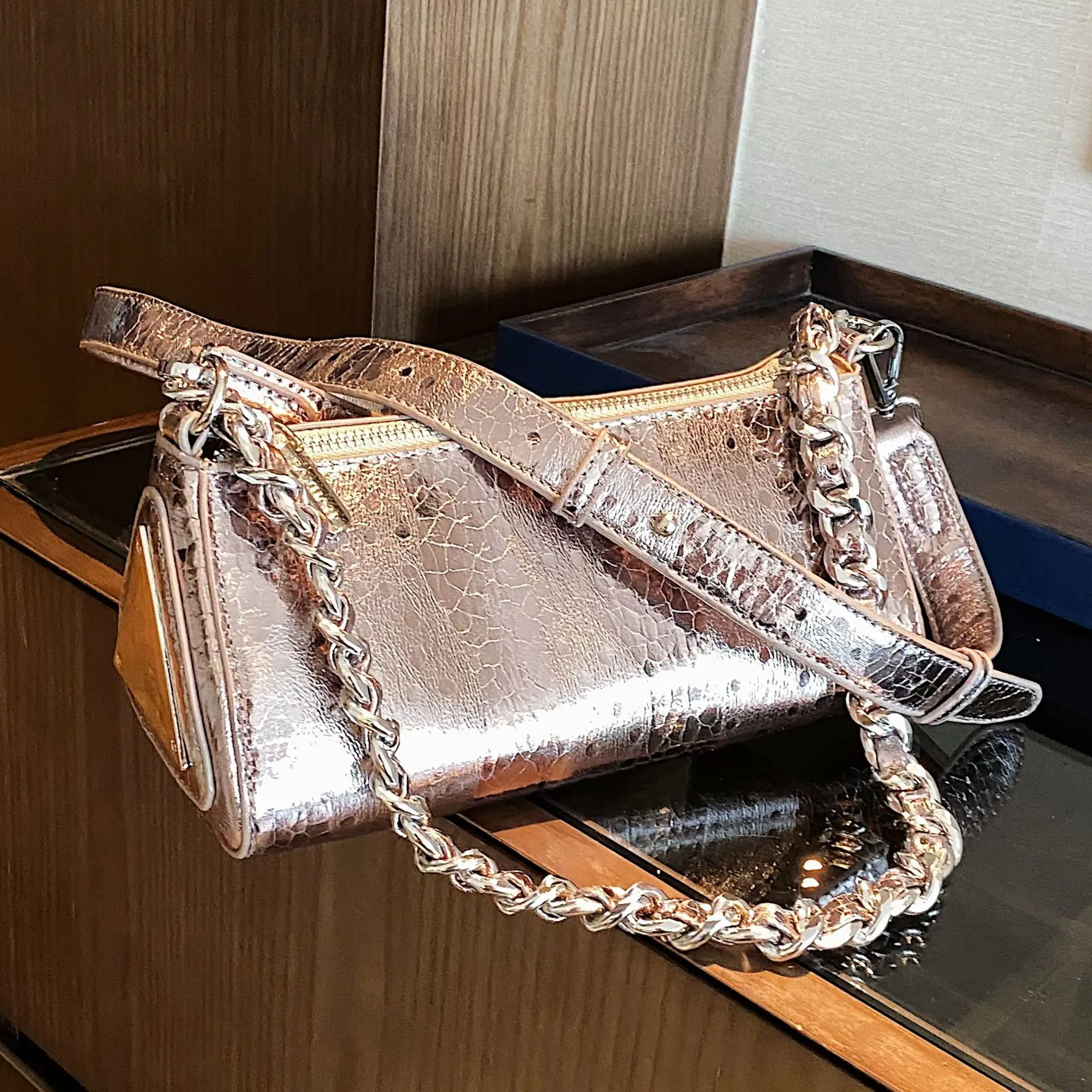 Solid Color Women Crossbody Bag Autumn New Trendy Small Cylinder Bag Elegant Temperament Casual Single Shoulder Bags Handbag
Solid Color Women Crossbody Bag Autumn New Trendy Small Cylinder Bag Elegant Temperament Casual Single Shoulder Bags Handbag