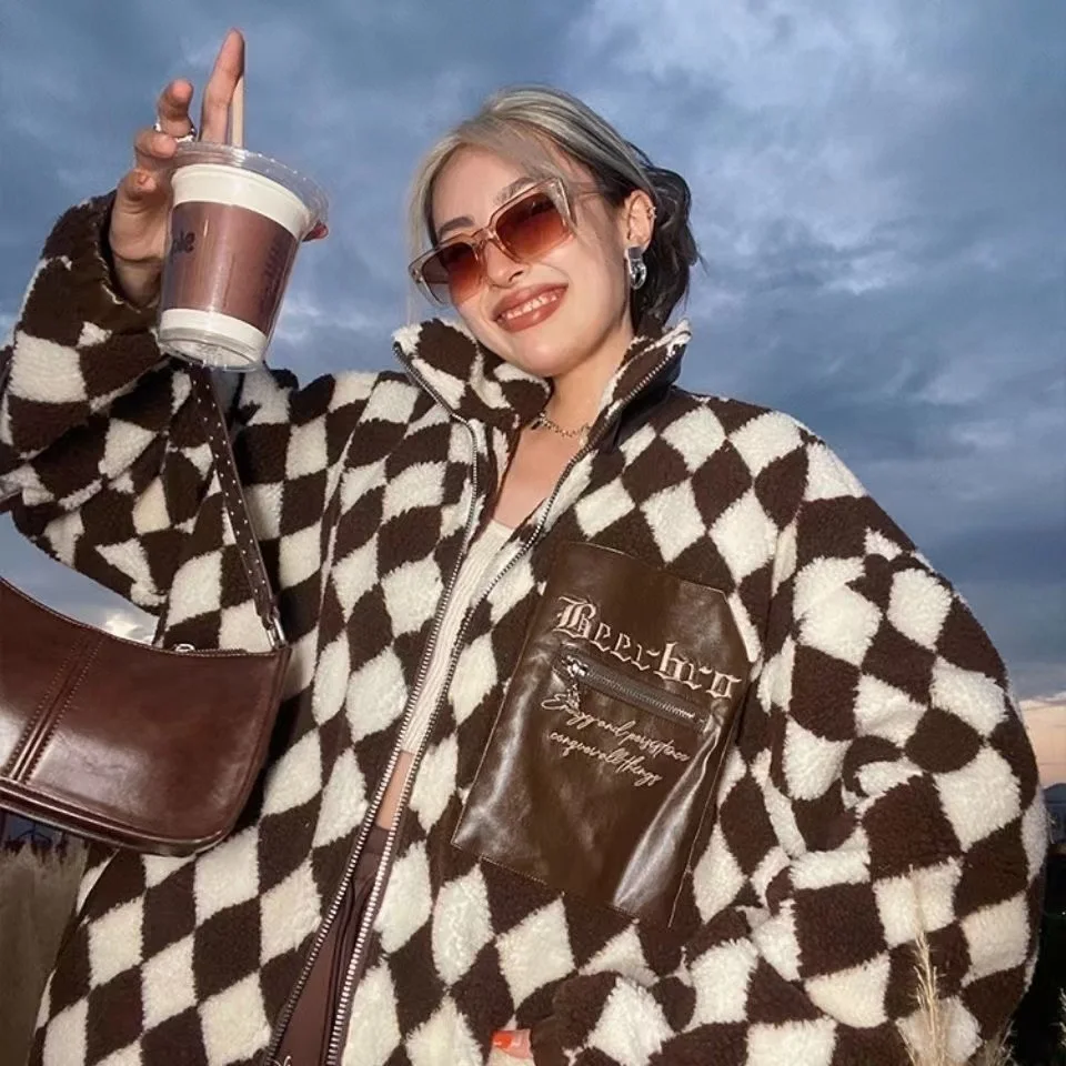 FOR American retro chessboard check cashmere coat women's 20201 new autumn and winter thickened design cotton clothes PD
FOR American retro chessboard check cashmere coat women's 20201 new autumn and winter thickened design cotton clothes PD