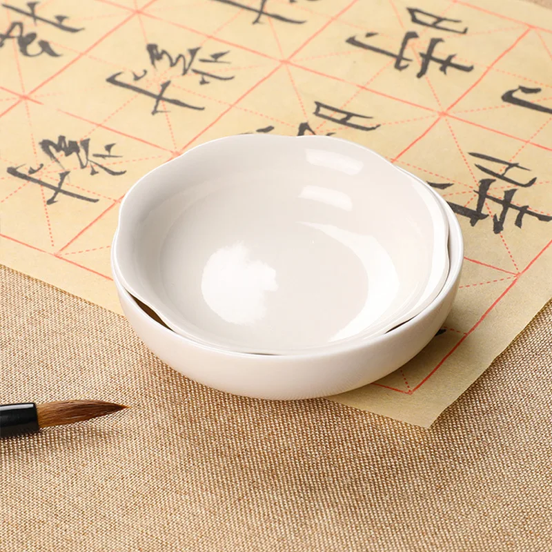 White Ceramic Ink Plate Thickened Round Flower-shaped Watercolor Water Powder Chinese Painting Pigment Palette Art Supplies
White Ceramic Ink Plate Thickened Round Flower-shaped Watercolor Water Powder Chinese Painting Pigment Palette Art Supplies