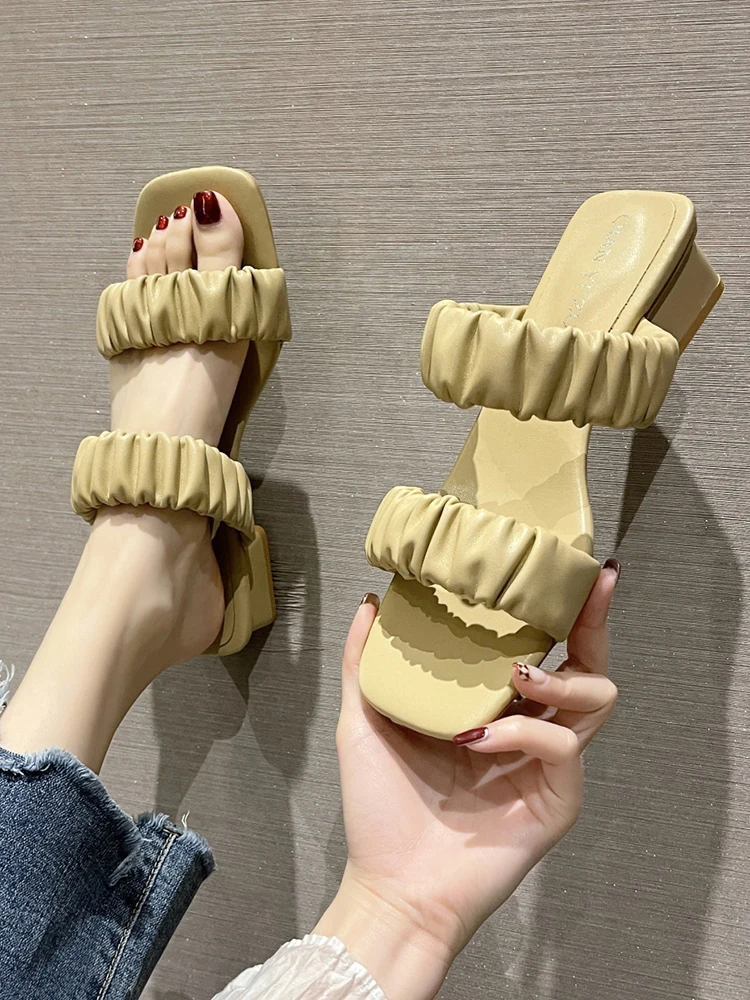 Тапки женские на квадратном каблуке, мягкие сланцы, модная Роскошная обувь на среднем квадратном каблуке, римские сандалии с резиновым носк...
Тапки женские на квадратном каблуке, мягкие сланцы, модная Роскошная обувь на среднем квадратном каблуке, римские сандалии с резиновым носк...