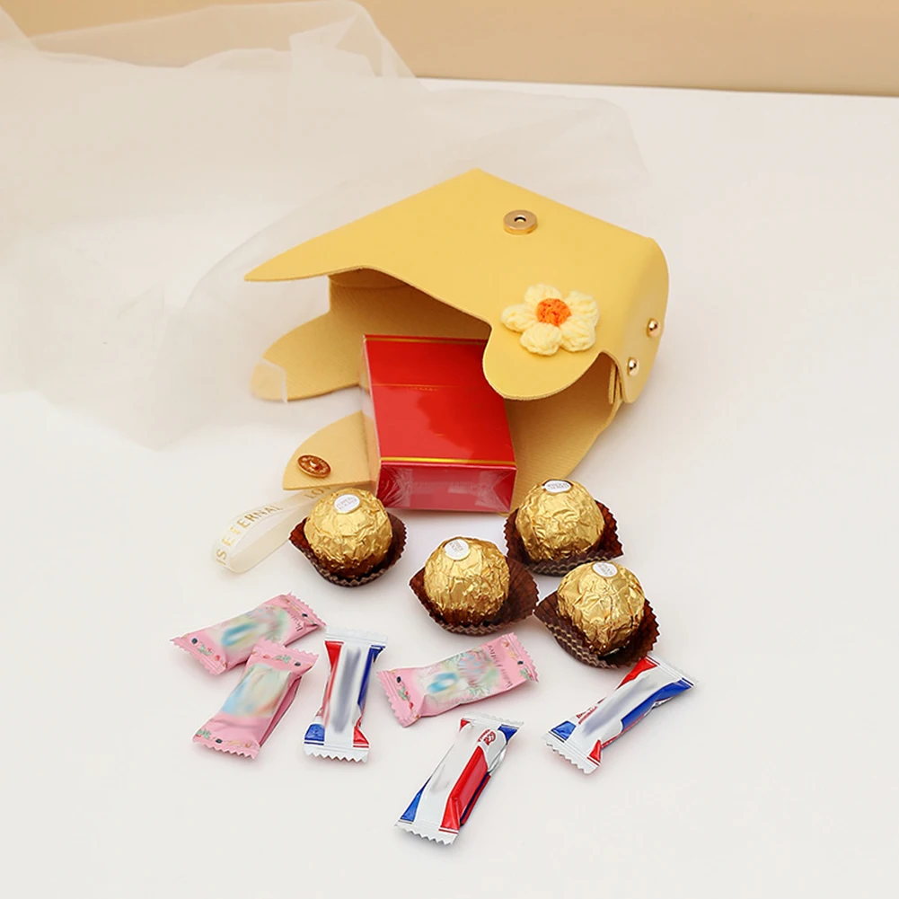 Leather Gift Box Handbag Shape Ribbon Bow With Hand Candy Bag Packaging Box Wedding Favors Gift Box Baby Shower Party Supply
Leather Gift Box Handbag Shape Ribbon Bow With Hand Candy Bag Packaging Box Wedding Favors Gift Box Baby Shower Party Supply