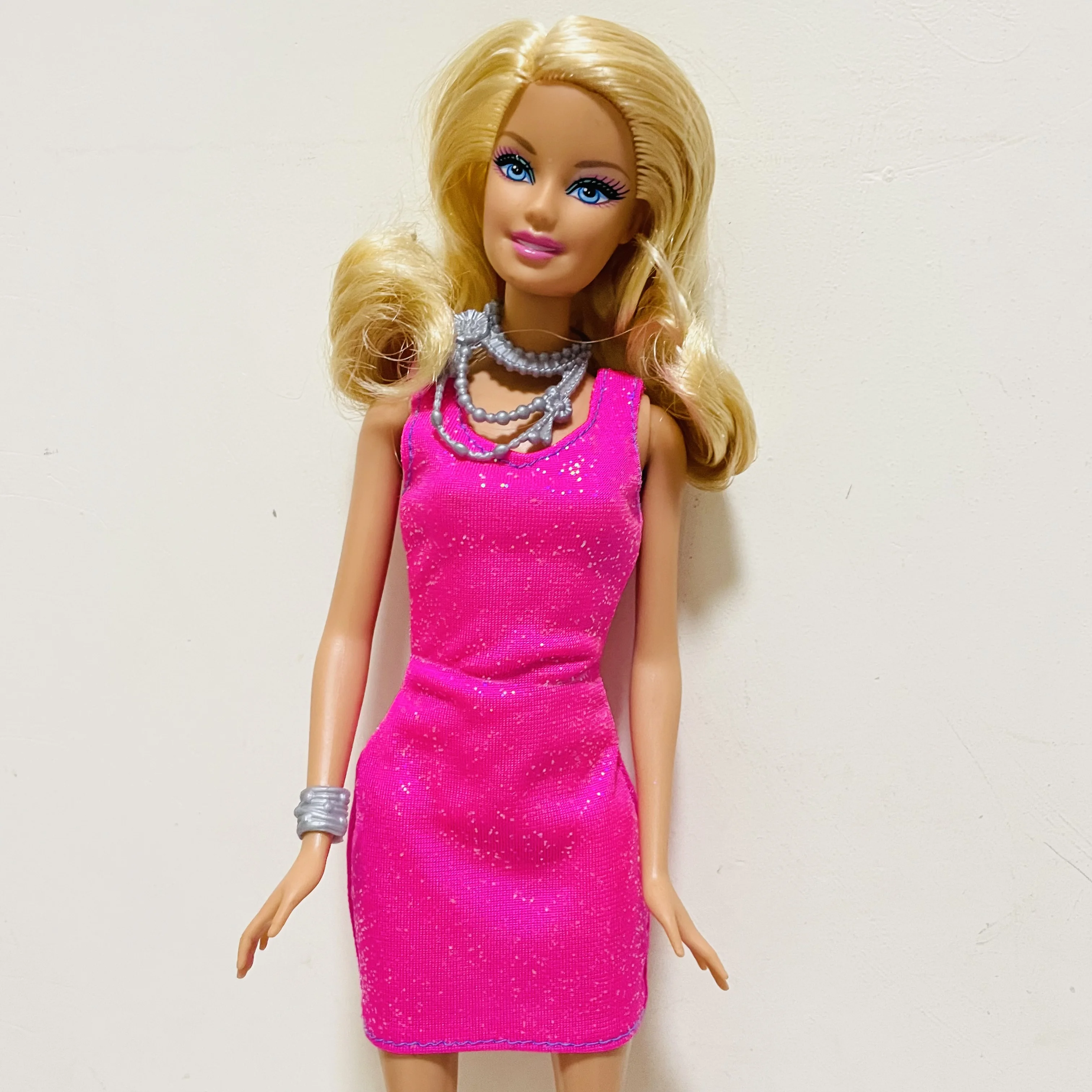 30cm Original Doll Toy Blond Hair Pink casual skirt 7 joints Princess Fashion Toy beautiful Girl gift
30cm Original Doll Toy Blond Hair Pink casual skirt 7 joints Princess Fashion Toy beautiful Girl gift