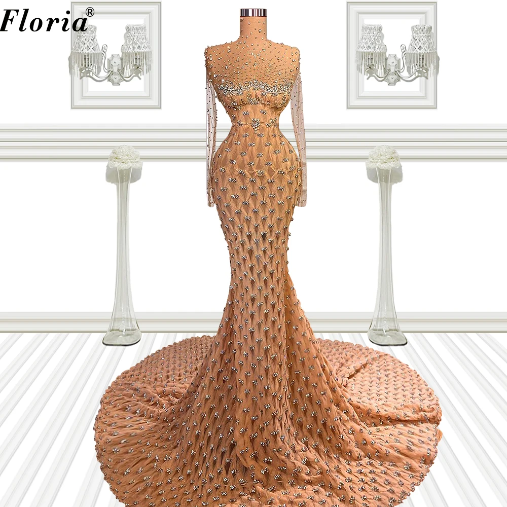 Женское платье с длинным рукавом и юбкой-годе
Женское платье с длинным рукавом и юбкой-годе