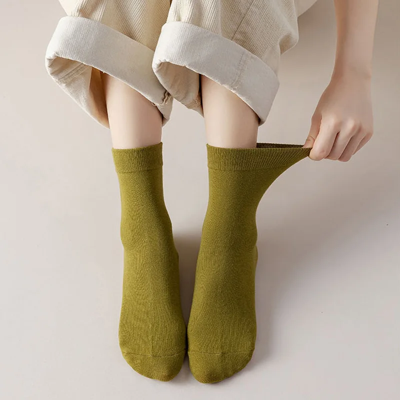 5 Pairs/Lot Women's Combed Cotton Crew Socks Mid Tube Simple Pure Solid Color Sock Breathable for Spring Summer Size EU35-40
5 Pairs/Lot Women's Combed Cotton Crew Socks Mid Tube Simple Pure Solid Color Sock Breathable for Spring Summer Size EU35-40