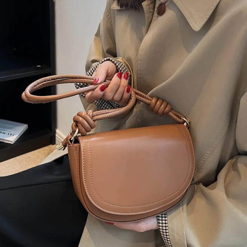Vintage Women Saddle Bags PU Leather Crossbody Bag 2022 Fall/Winter Luxury Female Shoulder Bag Solid Purse Bags for Women
Vintage Women Saddle Bags PU Leather Crossbody Bag 2022 Fall/Winter Luxury Female Shoulder Bag Solid Purse Bags for Women