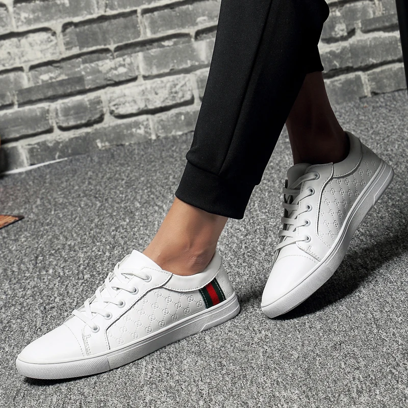 Туфли мужские кожаные зеркальные, дизайнерские лоферы, стильная повседневная обувь для работы и гольфа, на плоской подошве, для скейтборда
Туфли мужские кожаные зеркальные, дизайнерские лоферы, стильная повседневная обувь для работы и гольфа, на плоской подошве, для скейтборда