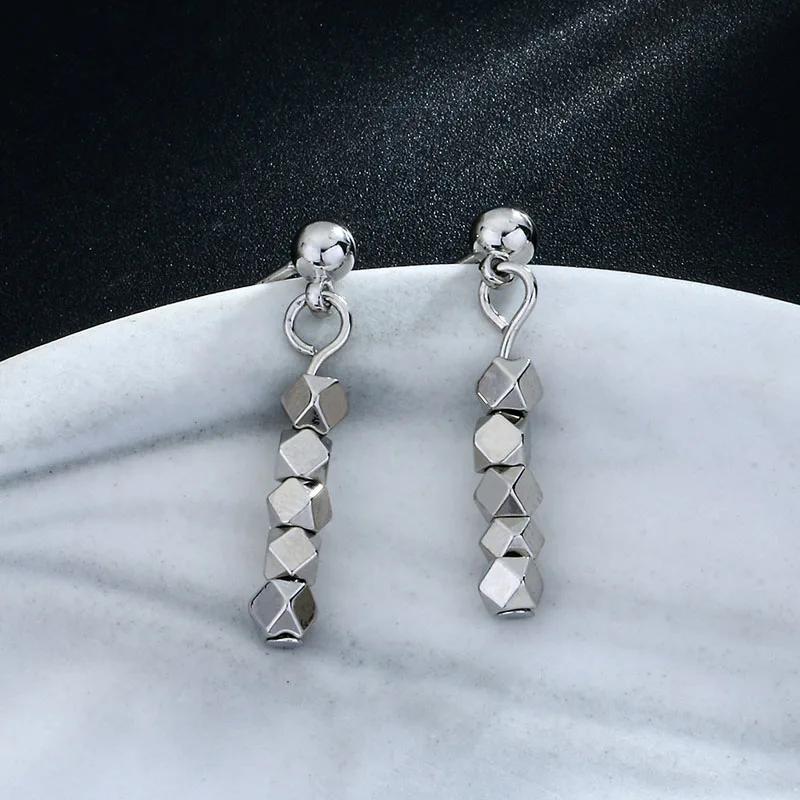 KOFSAC 2022 Fashion Stud For Women 925 Silver Jewelry Personality Simple Geometric Square Beads Earrings Creative Accessories
KOFSAC 2022 Fashion Stud For Women 925 Silver Jewelry Personality Simple Geometric Square Beads Earrings Creative Accessories