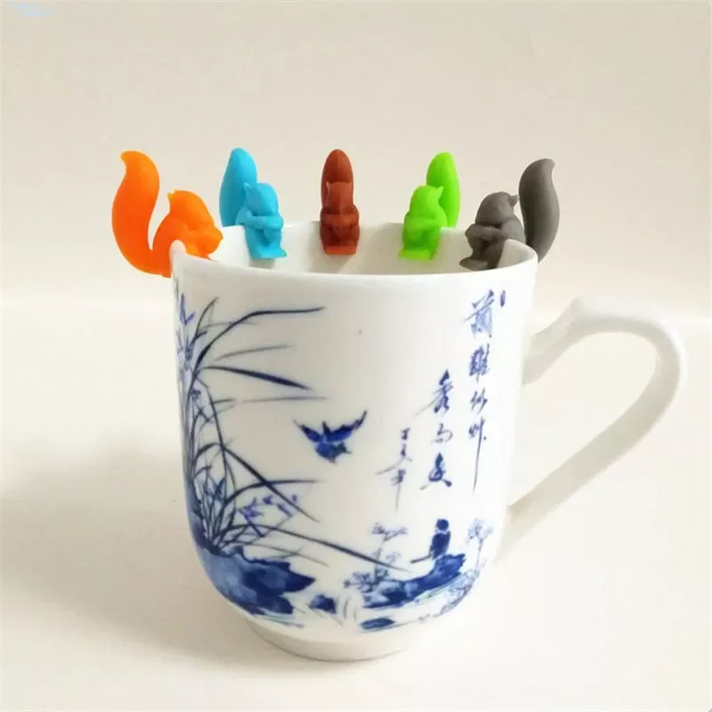 5PCS/ Lot Mini Silicone Tea Infuser Squirrel Device Tea Bag Hanging Snail Mug Cup Clip Label Party Bar Supplies
5PCS/ Lot Mini Silicone Tea Infuser Squirrel Device Tea Bag Hanging Snail Mug Cup Clip Label Party Bar Supplies