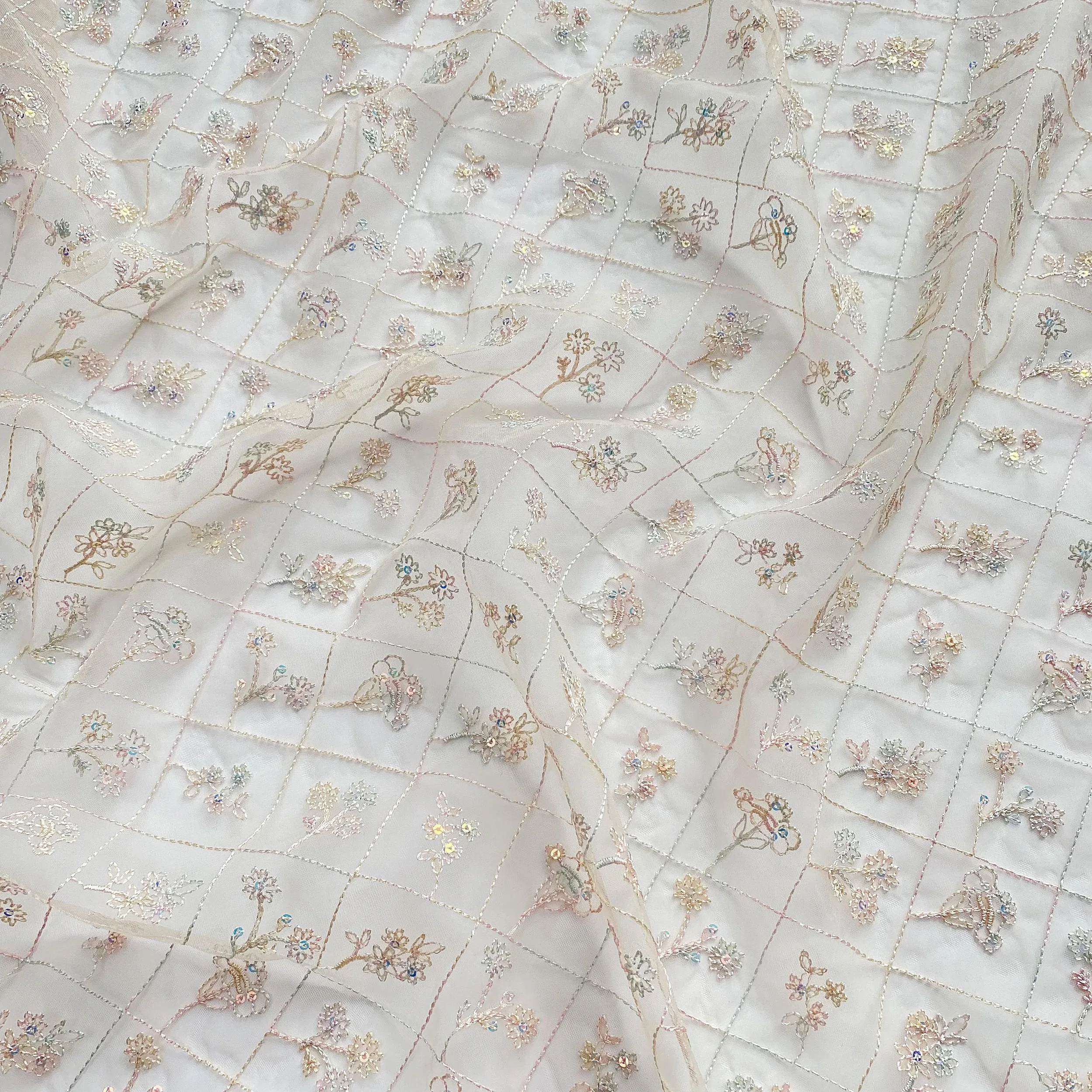 Mesh Sequin Plaid Flower Embroidered Lace Fabric For Wedding Dress Skirt Clothing Fabric By the yard
Mesh Sequin Plaid Flower Embroidered Lace Fabric For Wedding Dress Skirt Clothing Fabric By the yard