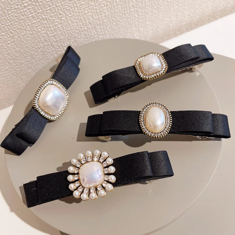 Pearl Crystal Hair Clip for Women French Barrette Girl Solid Bow Hairpin Fashion Accessories
Pearl Crystal Hair Clip for Women French Barrette Girl Solid Bow Hairpin Fashion Accessories