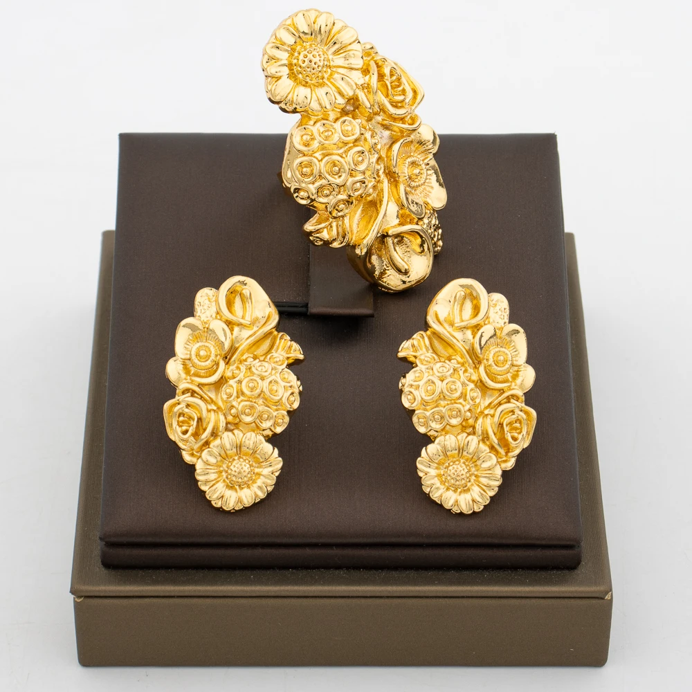 Ladies Flower Earrings and Ring Jewelry African Luxury 18k Gold Plated Stud Earrings and Finger Ring Set for Weddings Party
Ladies Flower Earrings and Ring Jewelry African Luxury 18k Gold Plated Stud Earrings and Finger Ring Set for Weddings Party