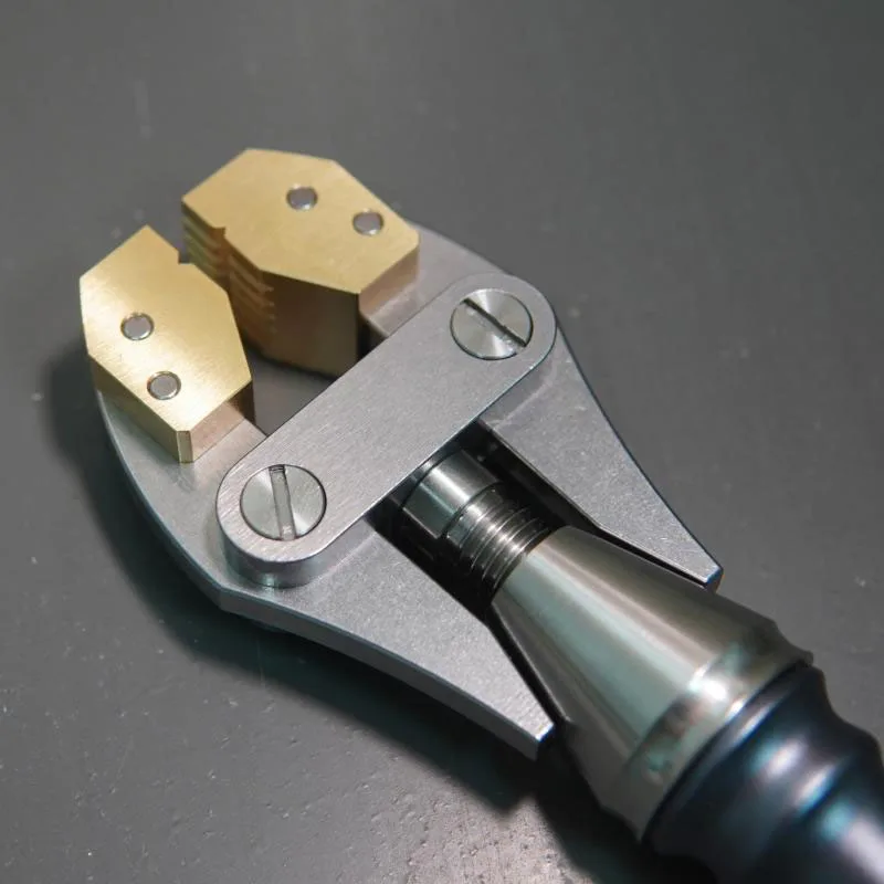 Ручные ювелирные часы «сделай сам», держатель для деталей ручной работы, плоскогубцы с крабовыми когтями, зажимной инструмент
Ручные ювелирные часы «сделай сам», держатель для деталей ручной работы, плоскогубцы с крабовыми когтями, зажимной инструмент