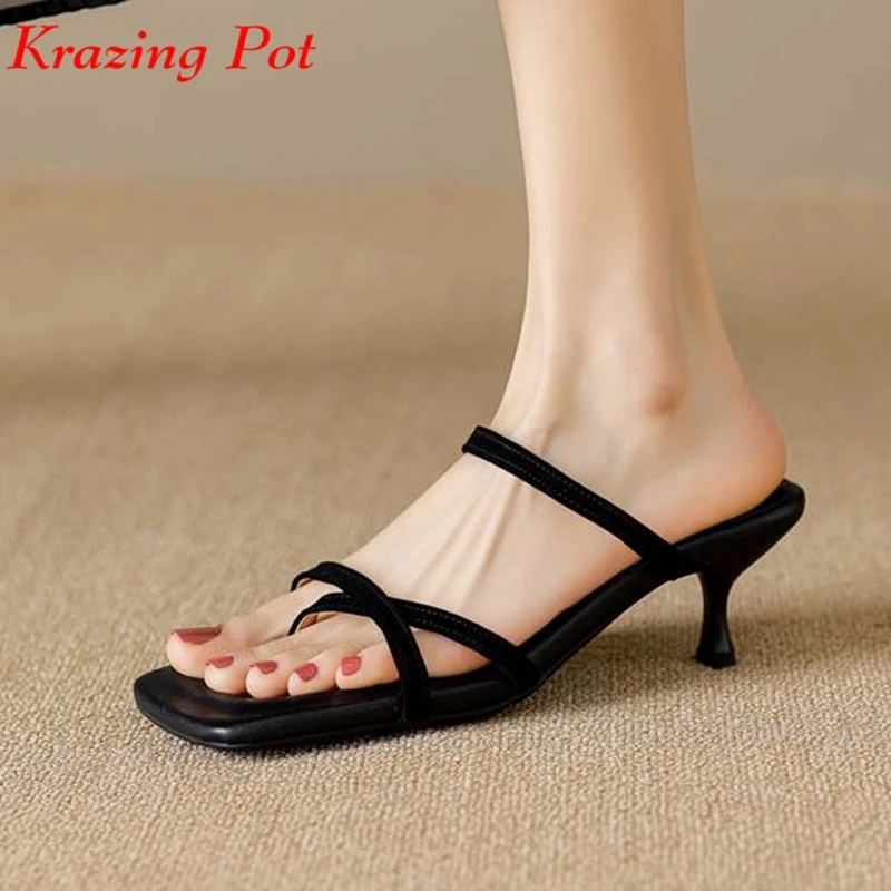 Krazing Pot Genuine Leather Peep Toe Daily Wear Mules Modern Street Wear Summer Shoes Slip On Flip Flops Gorgeous Women Sandals
Krazing Pot Genuine Leather Peep Toe Daily Wear Mules Modern Street Wear Summer Shoes Slip On Flip Flops Gorgeous Women Sandals