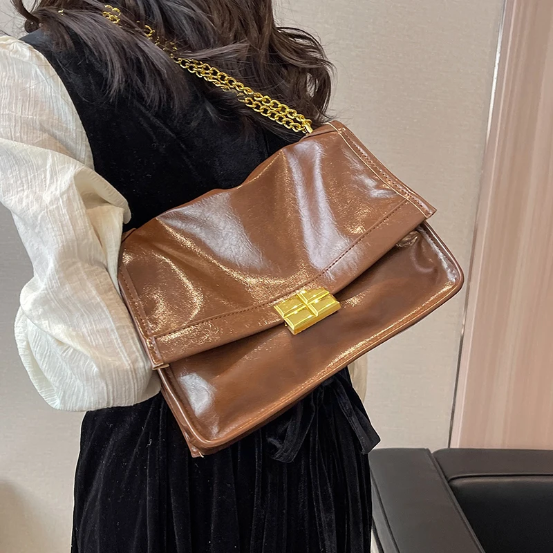 Luxury Brand Gold Chain Tote Handbag Purses for Women Shoulder Crossbody Bag 2023 New Designer Messenger Bags High Quality
Luxury Brand Gold Chain Tote Handbag Purses for Women Shoulder Crossbody Bag 2023 New Designer Messenger Bags High Quality