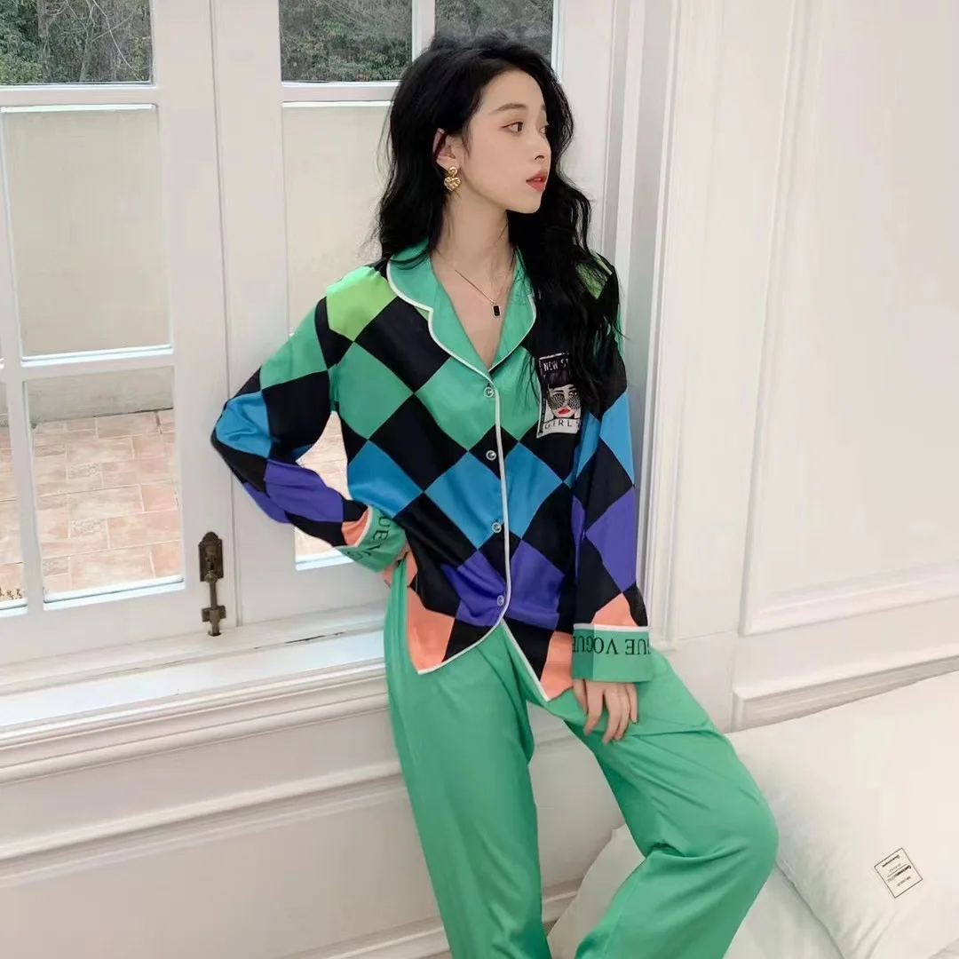 Pajamas women's new ice and snow silk pajamas set manufacturers supply woman pijama set
Pajamas women's new ice and snow silk pajamas set manufacturers supply woman pijama set