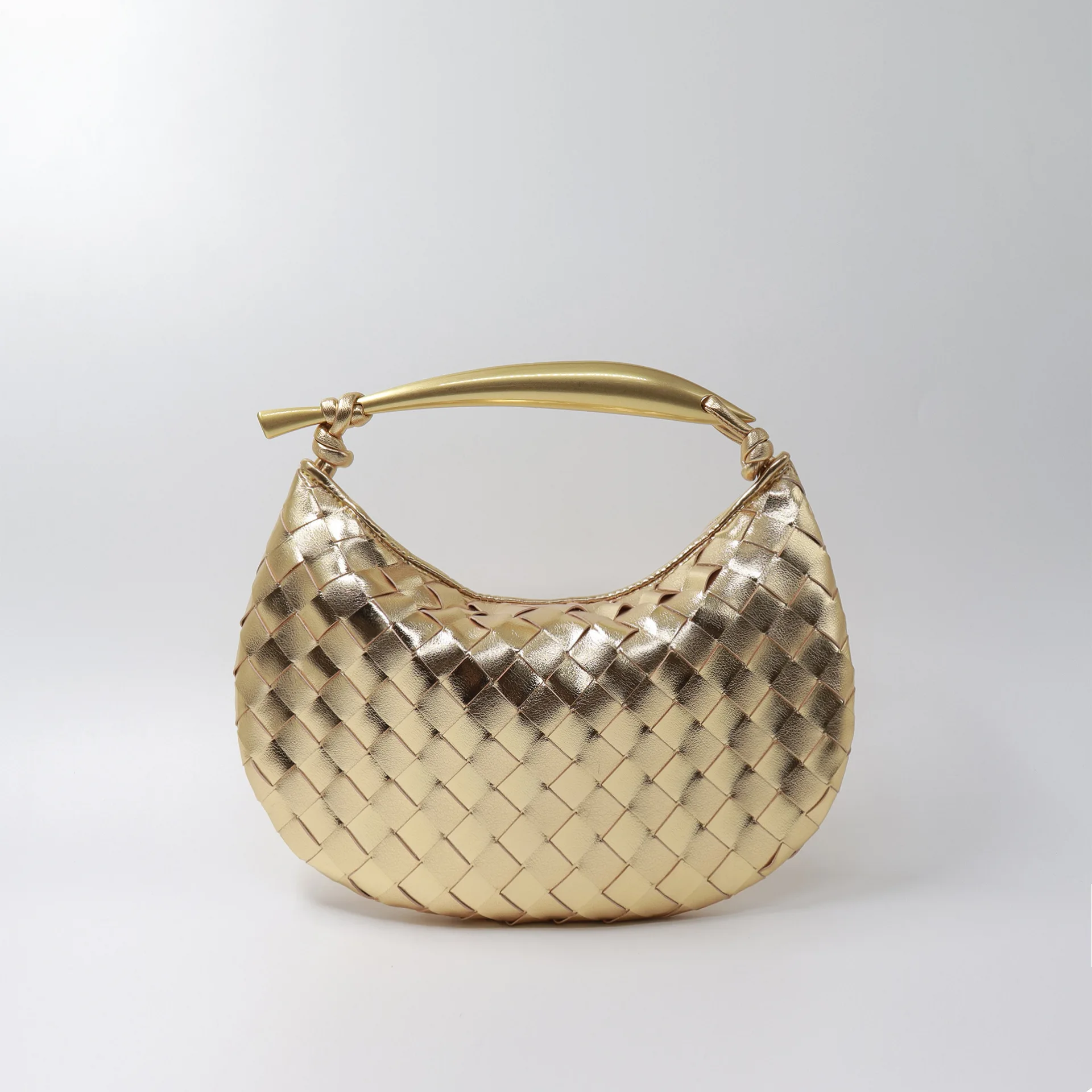 2023 Woven bag large capacity hand carry dumpling bag leisure sardine European and American fashion sheepskin women bag
2023 Woven bag large capacity hand carry dumpling bag leisure sardine European and American fashion sheepskin women bag