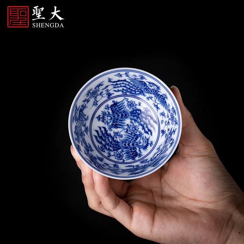 Fu tea образец чашки чая five phoenix design masters cup of jingdezhen синяя и белая картина чая в переплетённой ветке вручную 
Fu tea образец чашки чая five phoenix design masters cup of jingdezhen синяя и белая картина чая в переплетённой ветке вручную