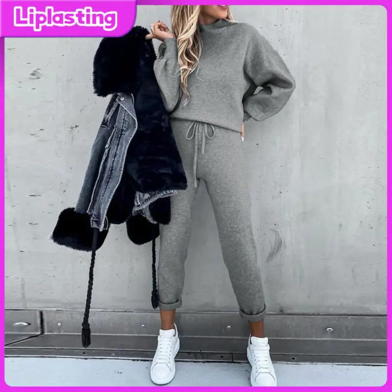 Hot Selling High collar casual solid color trousers two-piece suit Sportswear Sweater suit Winter women's sweatshirt suit
Hot Selling High collar casual solid color trousers two-piece suit Sportswear Sweater suit Winter women's sweatshirt suit