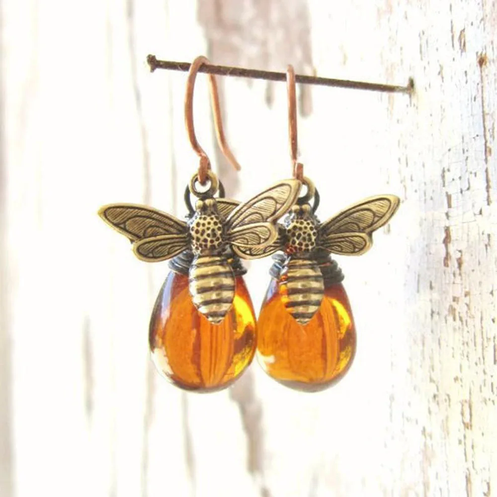 Vintage Yellow Little Bee Earrings For Women Aesthetic Design Exaggerated Water Drop Amber Eardrop Earrings Jewelry Accessories
Vintage Yellow Little Bee Earrings For Women Aesthetic Design Exaggerated Water Drop Amber Eardrop Earrings Jewelry Accessories