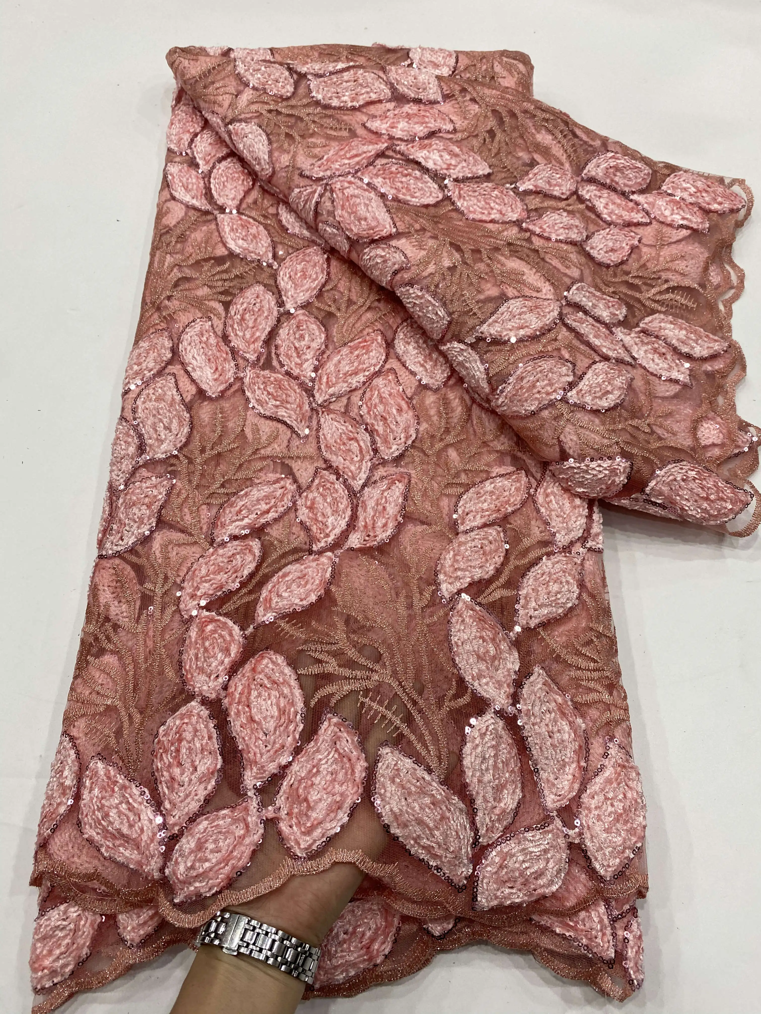 Guaranteed Embroidery African Lace Fabric 2022 Net Lace With Sequins and Simple Velvet Leaves for Women Party Good Price JDPN127
Guaranteed Embroidery African Lace Fabric 2022 Net Lace With Sequins and Simple Velvet Leaves for Women Party Good Price JDPN127