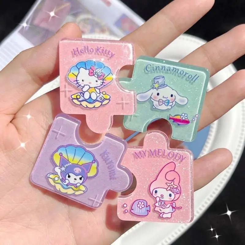 Kawaii Sanrio, Hello Kitty Kuromi My Melody Cinnamoroll мультяшный пазл шпилька для волос Ins милая и милая челка зажим изысканный головной убор
Kawaii Sanrio, Hello Kitty Kuromi My Melody Cinnamoroll мультяшный пазл шпилька для волос Ins милая и милая челка зажим изысканный головной убор