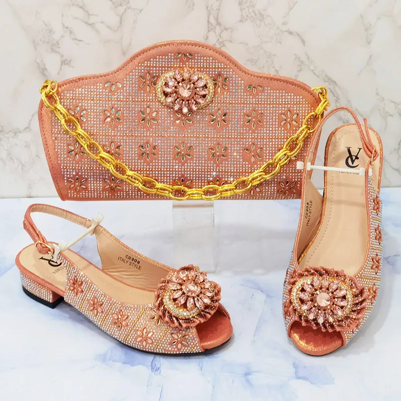 Elegant Low Heels New Arrival Hot Selling Peach Color Crystal Style Italian design Wedding Women Shoes and Bag Set for Party
Elegant Low Heels New Arrival Hot Selling Peach Color Crystal Style Italian design Wedding Women Shoes and Bag Set for Party