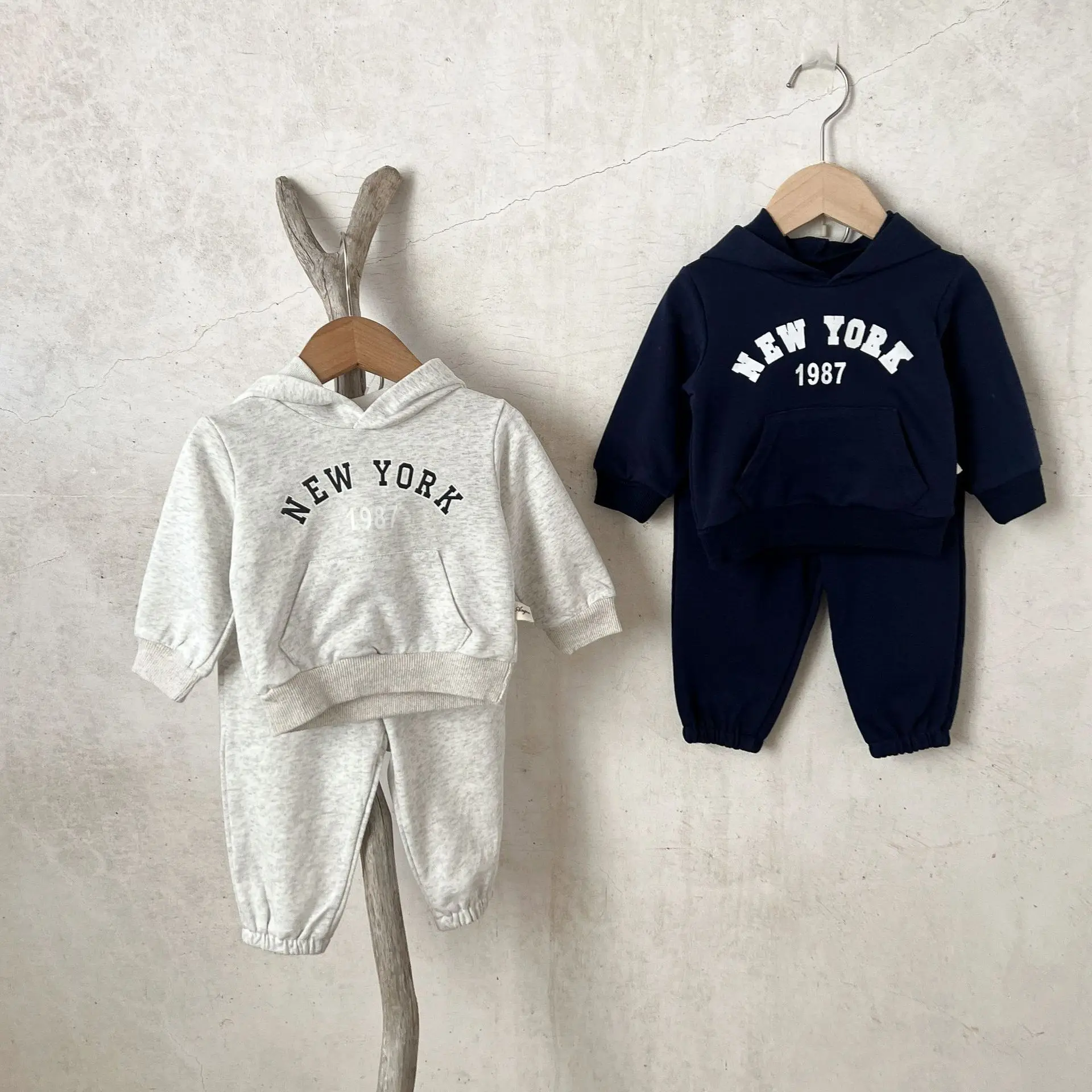 Kids Tracksuit Boy Children Boy Letter Sweatshirt Suit Girl Baby Casual Hoodies Set Newborn Cotton Hooded Tops+Solid Pants 2pcs
Kids Tracksuit Boy Children Boy Letter Sweatshirt Suit Girl Baby Casual Hoodies Set Newborn Cotton Hooded Tops+Solid Pants 2pcs