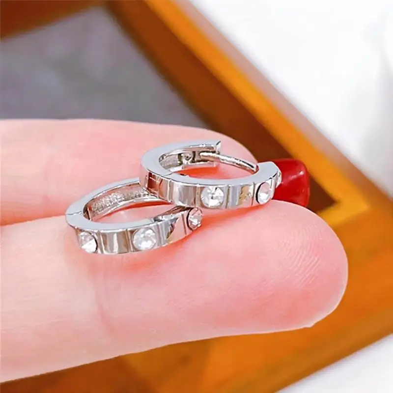 1.5cm Small Zircon Circle Hoop Earrings For Women 2022 New Simple Classic Round Earings Jewelry Wholesale
1.5cm Small Zircon Circle Hoop Earrings For Women 2022 New Simple Classic Round Earings Jewelry Wholesale