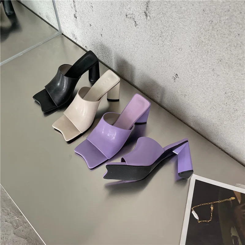Rubber Flip Flops High-Heeled Shoes Lady Low Ladies' Slippers Square heel Slipers Women Shallow Luxury Slides Hawaiian Block 202
Rubber Flip Flops High-Heeled Shoes Lady Low Ladies' Slippers Square heel Slipers Women Shallow Luxury Slides Hawaiian Block 202