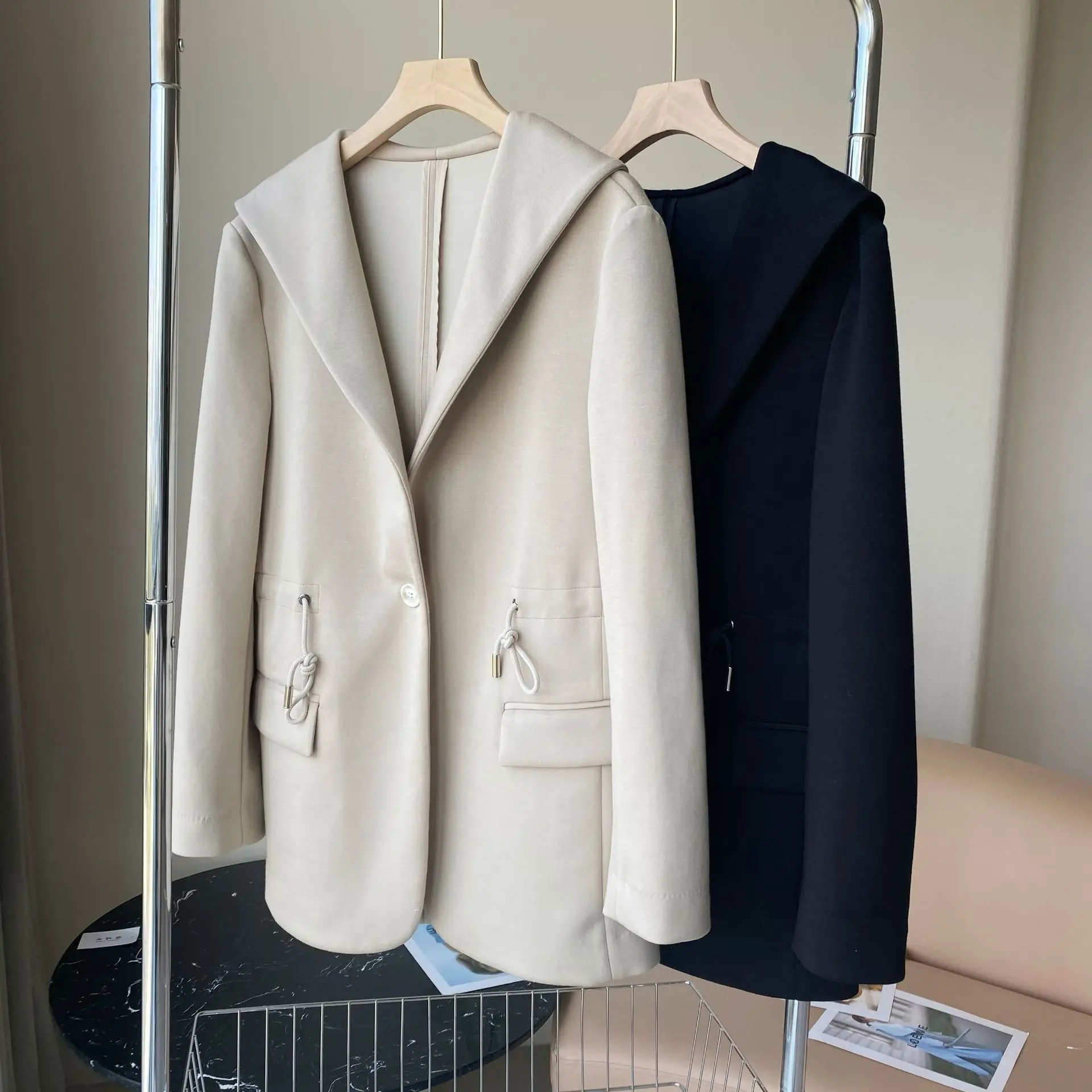 Women's Jacket Waist Drawstring Solid Color Hooded Single Button Long-Sleeved Coat Cotton Office Lady
Women's Jacket Waist Drawstring Solid Color Hooded Single Button Long-Sleeved Coat Cotton Office Lady