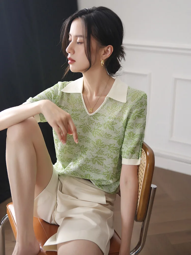 Green short-sleeved knitwear women's summer thin design sense niche pullover French retro temperament polo collar top
Green short-sleeved knitwear women's summer thin design sense niche pullover French retro temperament polo collar top