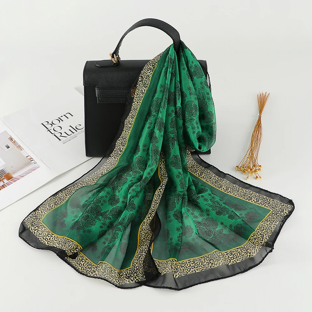 2022 Silk Scarves Women Luxury Brand Hijab Scarf Foulard Femme Shawls Wraps Silk Bandana Head Scarf Elegant Woman Beach Stole
2022 Silk Scarves Women Luxury Brand Hijab Scarf Foulard Femme Shawls Wraps Silk Bandana Head Scarf Elegant Woman Beach Stole