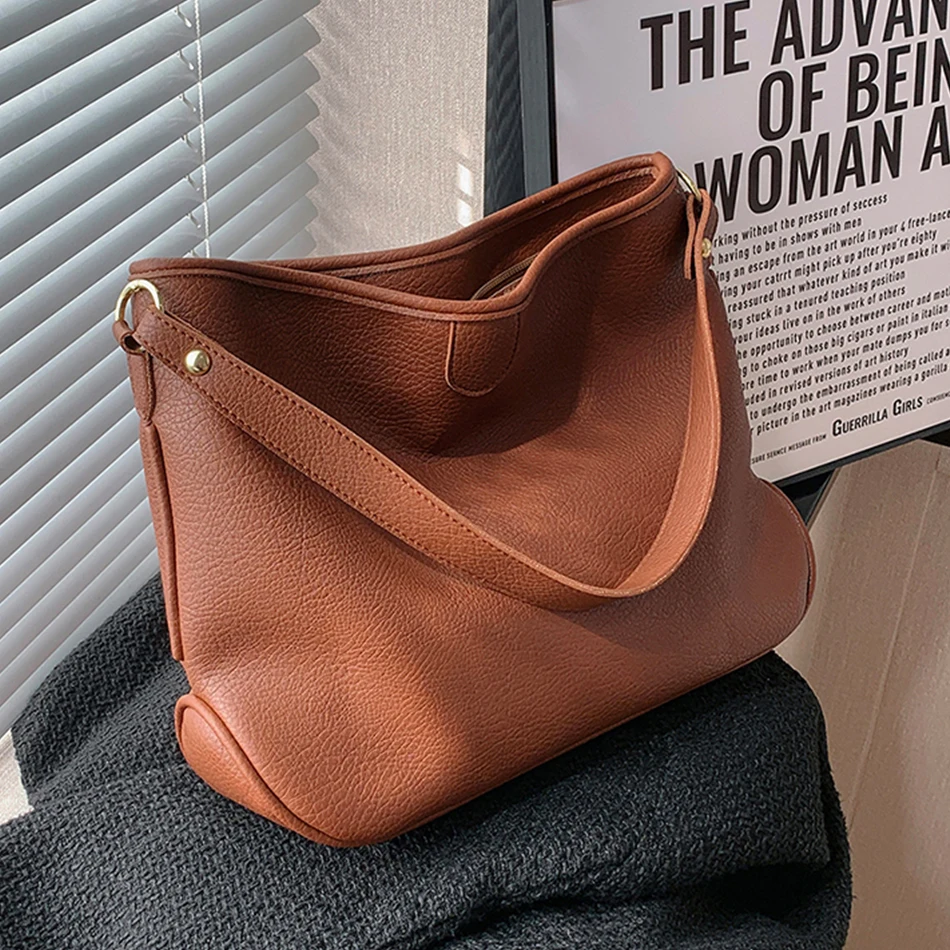 2023 Fashion Shoulder Bag for Women Spring High-capacity PU Leather Travel Handbag Luxury Brand Designer Messenger Bag Lady Tote
2023 Fashion Shoulder Bag for Women Spring High-capacity PU Leather Travel Handbag Luxury Brand Designer Messenger Bag Lady Tote