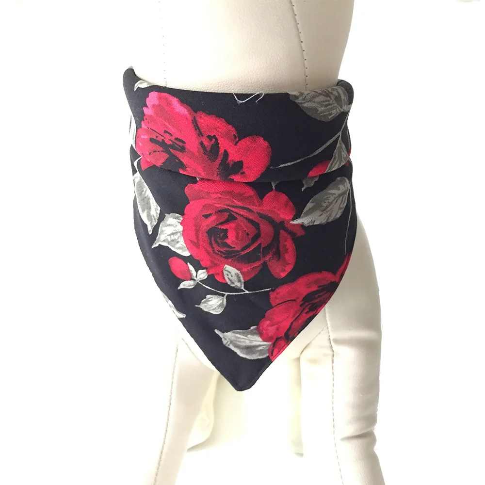 New Valentine's Day Dog Cat Triangle Scarf Red Rose Cotton Dog Saliva Towel Bibs For Medium Large Dog Pet Gift Accessories 2022
New Valentine's Day Dog Cat Triangle Scarf Red Rose Cotton Dog Saliva Towel Bibs For Medium Large Dog Pet Gift Accessories 2022