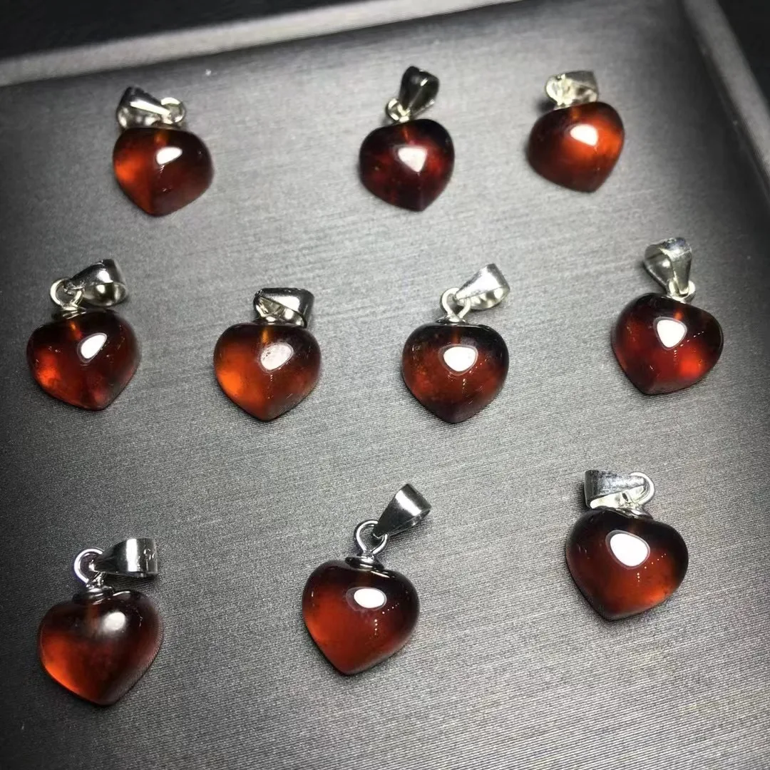 High Quality 925 Sliver Buckle Natural Dark Red Wine Color Garnet Mini Heart Charms Pendant For Healing Gift
High Quality 925 Sliver Buckle Natural Dark Red Wine Color Garnet Mini Heart Charms Pendant For Healing Gift