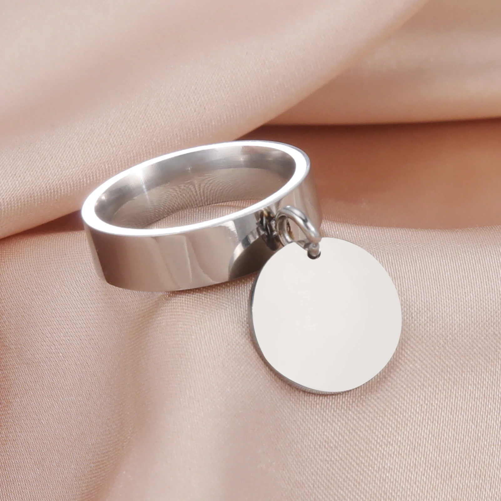 Women Stainless Steel Fashion Jewelry Blank Tag Party Ring Gold Silver Color Women Round Pendant Finger Ring Size 7 8 9
Women Stainless Steel Fashion Jewelry Blank Tag Party Ring Gold Silver Color Women Round Pendant Finger Ring Size 7 8 9